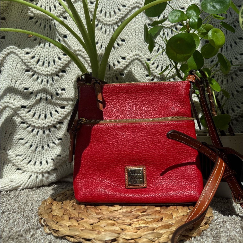 DOONEY & BOURKE PEBBLE GRAIN LEATHER CARRIER in RED